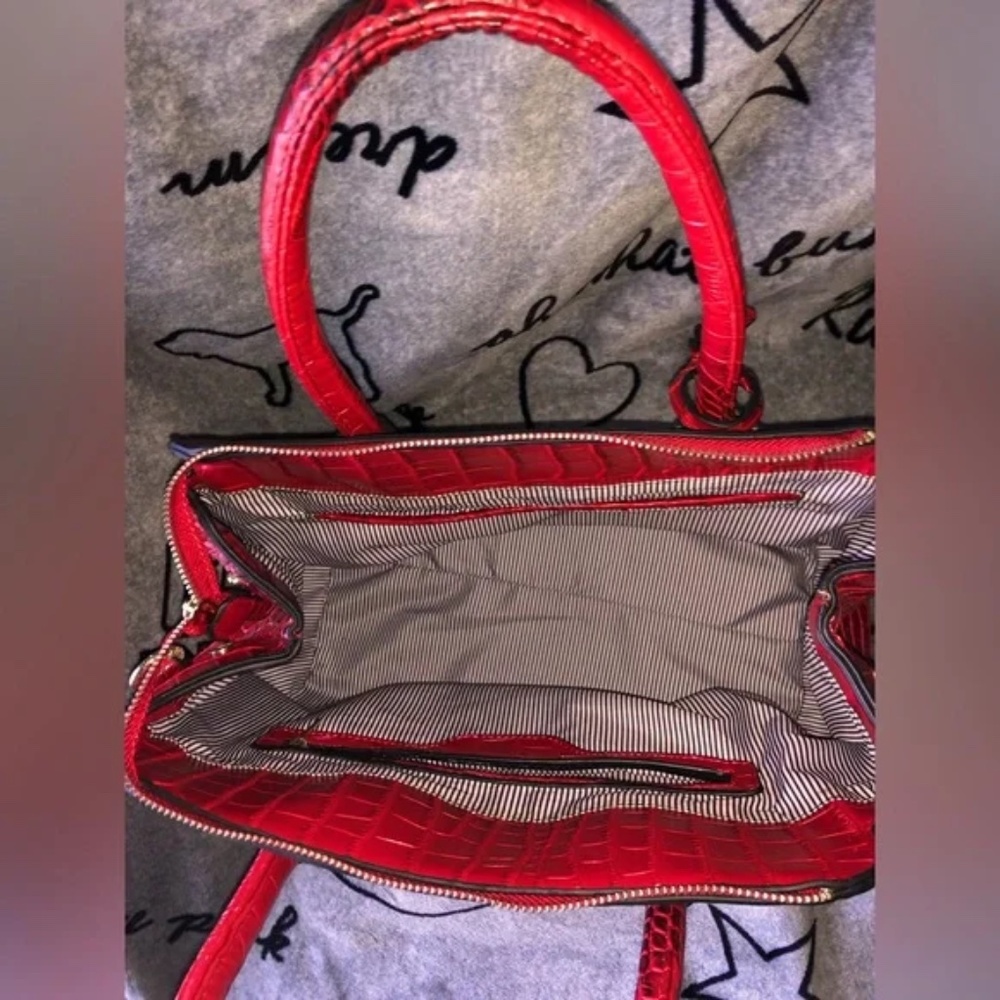 NWOT Large Red Convertible Crossbody/Hand Bag - Picture 3 of 4